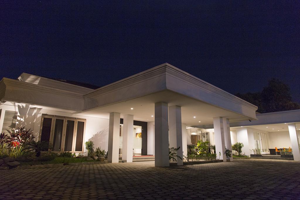 Gm253 Hotel เจมเบอร์ ภายนอก รูปภาพ